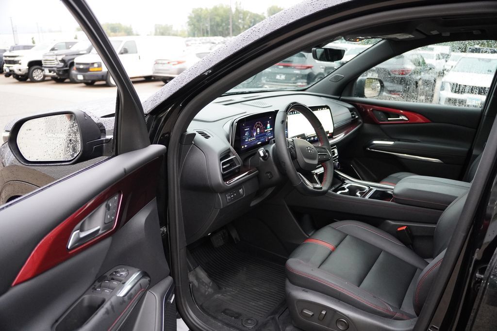 Certified 2024 Chevrolet Traverse RS FWD image 14