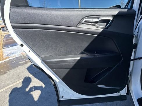 Used 2024 Kia Sportage LX image 18