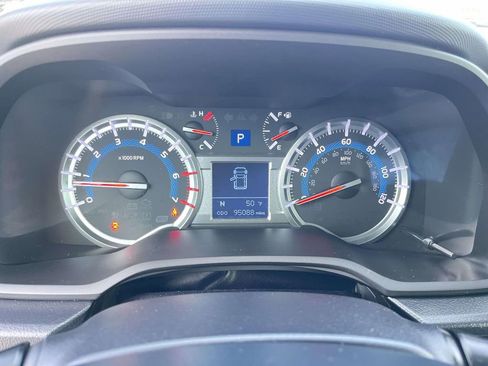 Used 2017 Toyota 4Runner SR5 Premium image 15