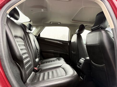 Used 2018 Ford Fusion SE image 20