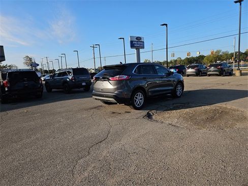 Certified 2022 Ford Edge SEL w/ Convenience Package image 5