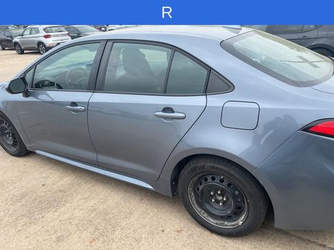 Used 2020 Toyota Corolla LE image 2