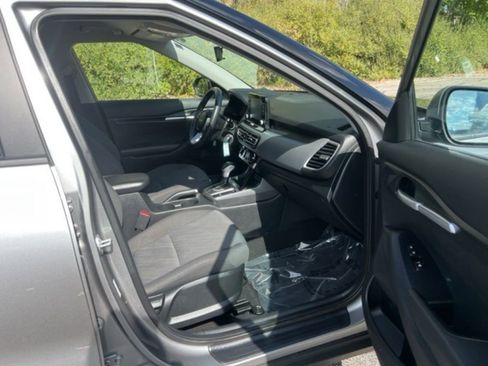 Used 2023 Kia Seltos LX image 19