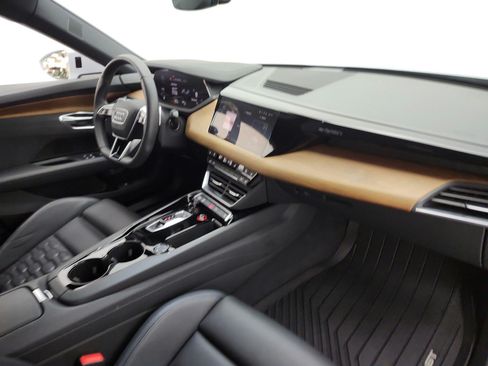 Used 2023 Audi e-tron GT Premium Plus AWD/4WD image 20