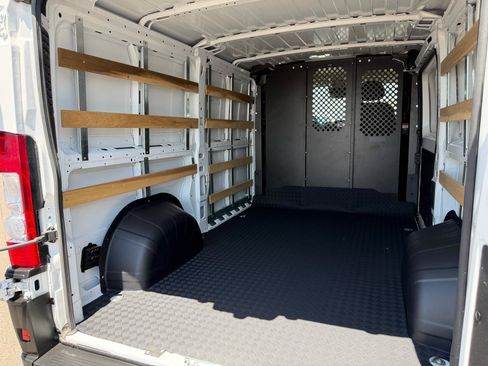 Used 2025 RAM ProMaster 2500 w/ U-Haul Equipment Group FWD image 28