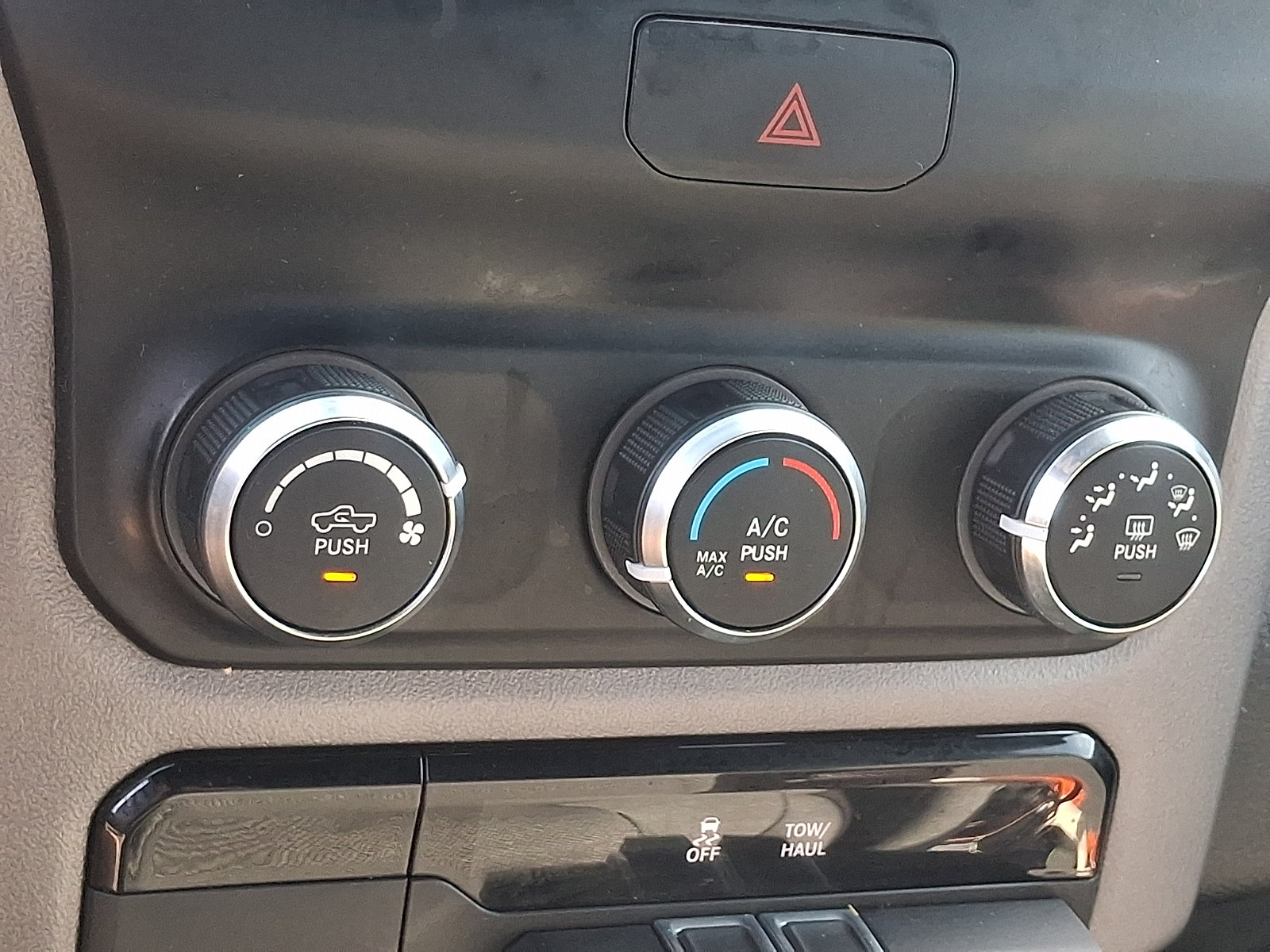 Used 2022 RAM 1500 Big Horn AWD/4WD image 14