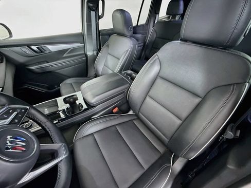 Used 2025 Buick Enclave Preferred FWD image 11