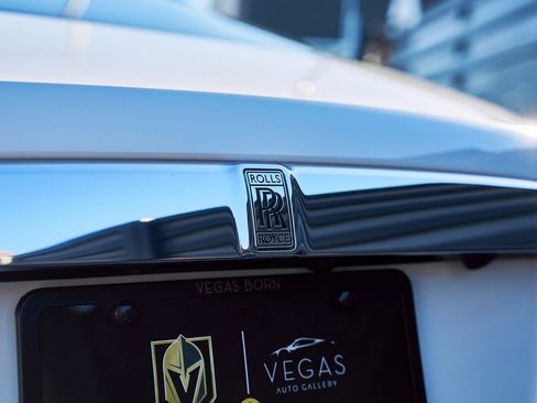 Used 2020 Rolls-Royce Wraith image 13