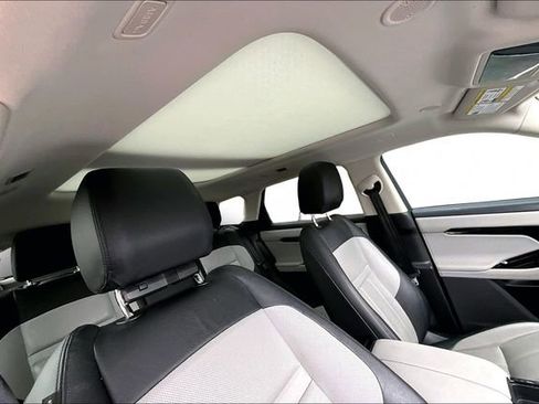 Used 2024 Land Rover Range Rover Evoque Dynamic SE image 19