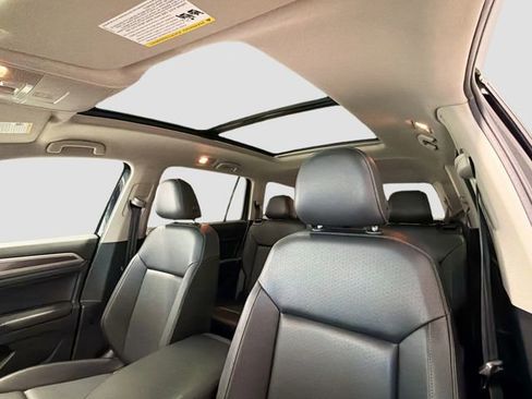 Used 2020 Volkswagen Atlas SE w/ Panoramic Sunroof Package image 18