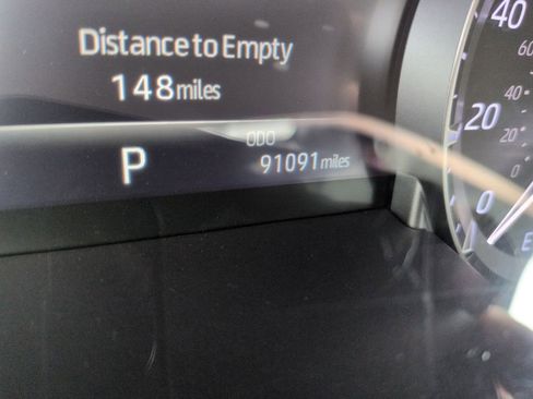 Used 2023 Toyota Highlander XLE image 16