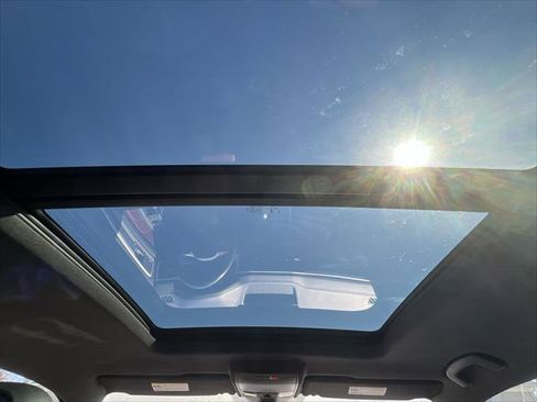 Used 2022 Volkswagen Atlas Cross Sport SEL Premium R-Line image 21