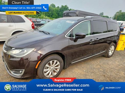 Used 2018 Chrysler Pacifica Touring-L FWD image 1