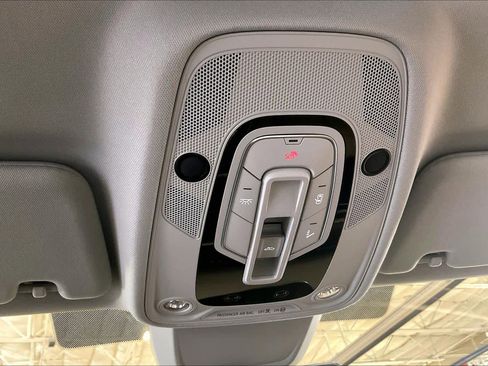 Used 2025 Audi A6 Premium Plus w/ Premium Plus Package image 35