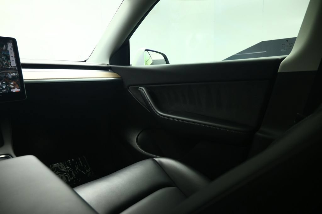 Used 2022 Tesla Model Y Long Range AWD/4WD image 43