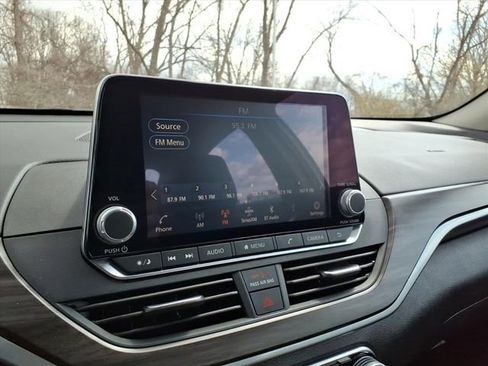 Used 2025 Nissan Altima 2.5 SV image 22