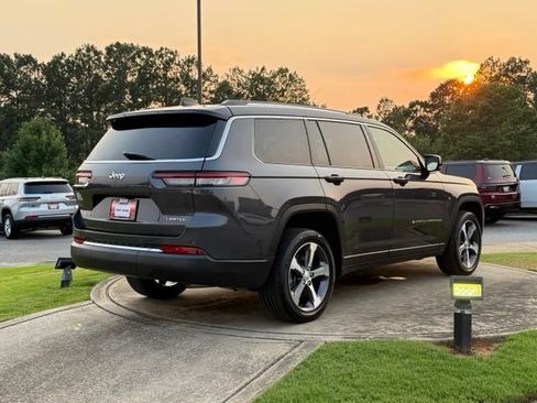 Used 2023 Jeep Grand Cherokee L Limited AWD/4WD image 7
