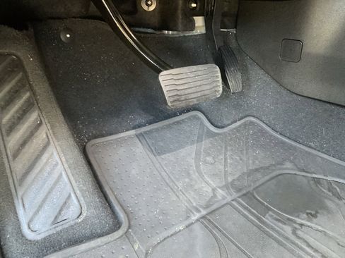 Used 2021 Chevrolet Tahoe Premier w/ Premium Package image 17