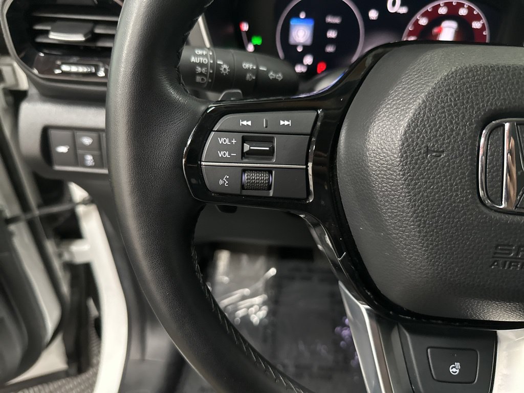 Used 2024 Honda Pilot Elite image 16