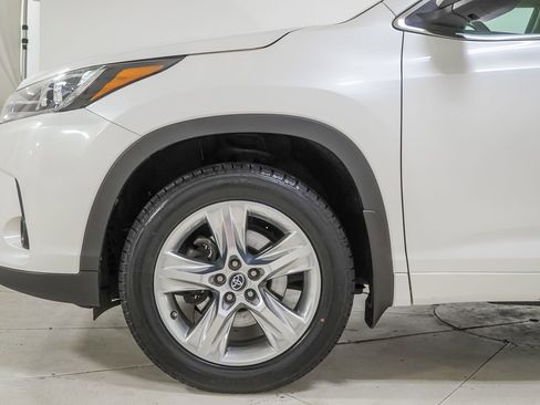 Used 2019 Toyota Highlander Limited image 19