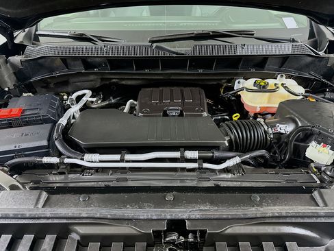 Used 2023 Chevrolet Silverado 1500 LT image 32