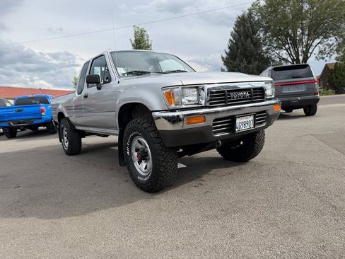 Used 1991 Toyota Pickup Deluxe AWD/4WD image 51