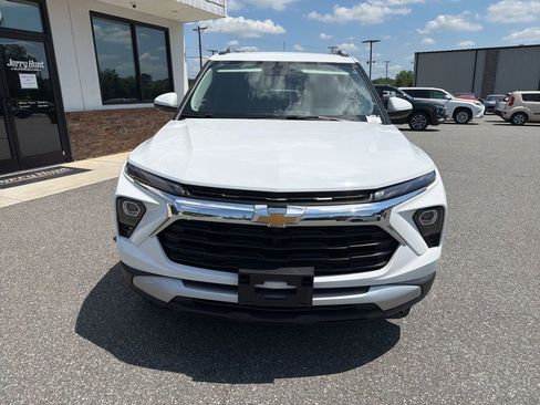 Used 2025 Chevrolet TrailBlazer LT AWD/4WD image 10