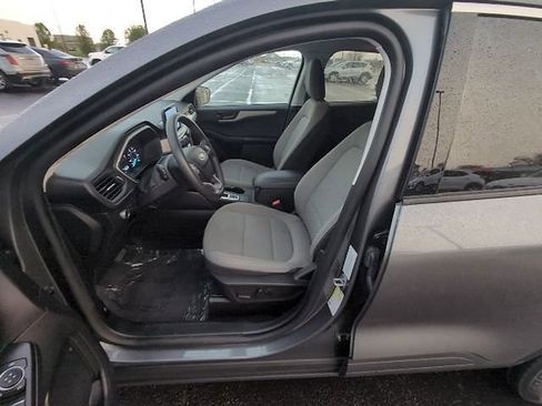 Used 2022 Ford Escape SE image 9
