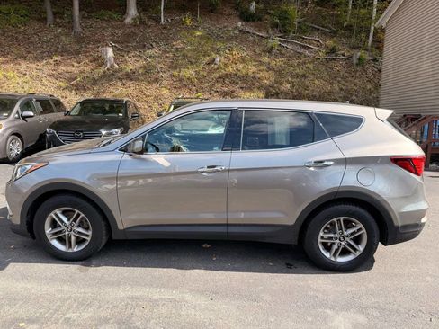 Used 2018 Hyundai Santa Fe Sport image 8