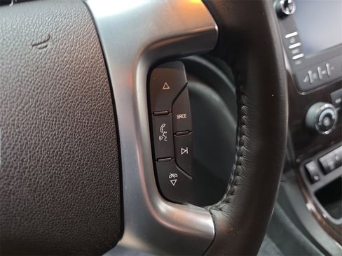 Used 2017 Chevrolet Traverse LT w/ Style and Technology Package image 19
