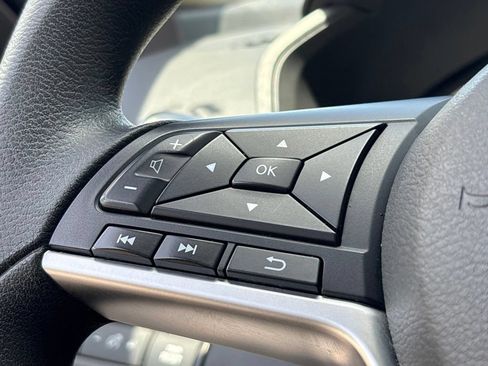 Used 2022 Nissan Altima 2.5 SV FWD image 18