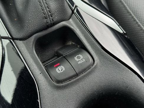 Used 2020 Toyota Corolla SE FWD image 20