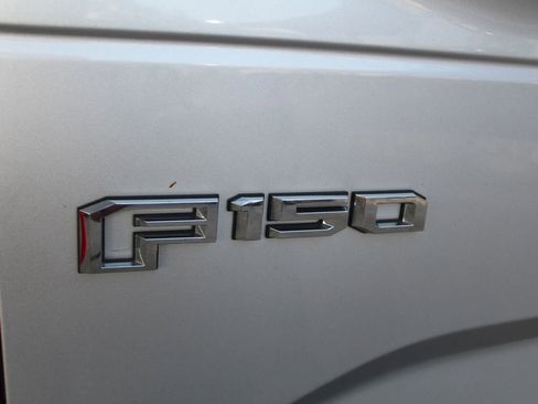 Used 2017 Ford F150 Lariat image 38