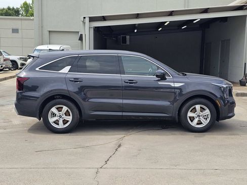 Used 2026 Kia Sorento LX FWD image 7