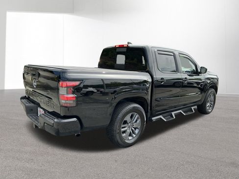 Used 2025 Nissan Frontier SV RWD image 3