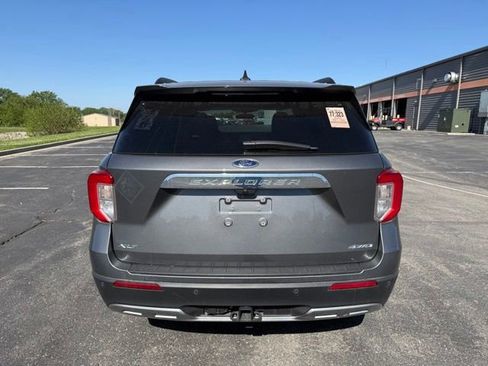 Used 2023 Ford Explorer XLT w/ Equipment Group 202A AWD/4WD image 4