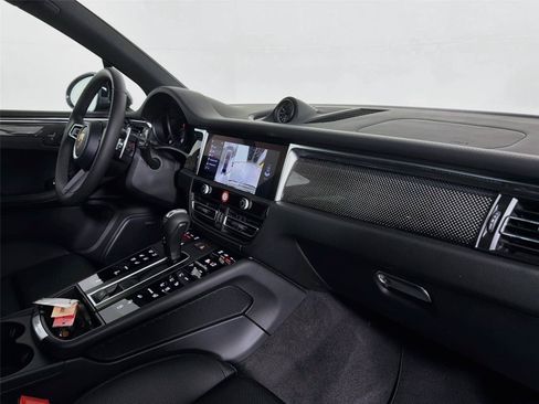 Certified 2026 Porsche Macan S AWD/4WD image 29
