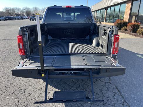 Used 2022 Ford F150 XLT w/ Equipment Group 302A High image 11