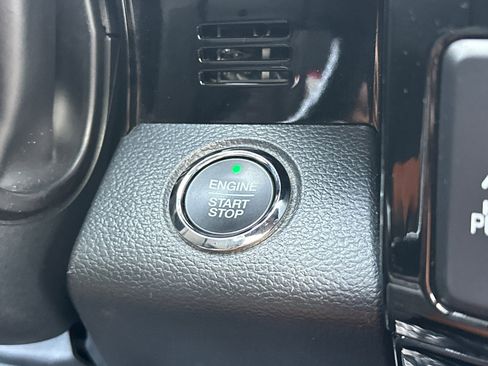 Used 2022 Ford F250 Lariat w/ Black Appearance Package image 22