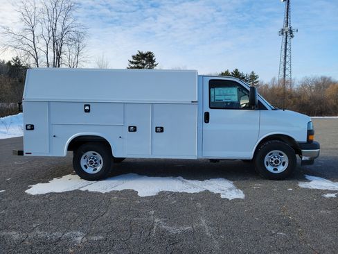 New 2025 GMC Savana 3500 w/ Power Convenience Package image 8