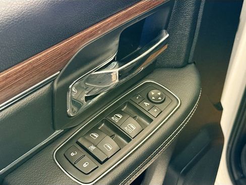 Used 2015 RAM 1500 Laramie w/ Convenience Group image 18