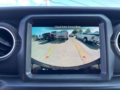 Certified 2021 Jeep Wrangler Unlimited Sahara w/ Cold Weather Group image 18