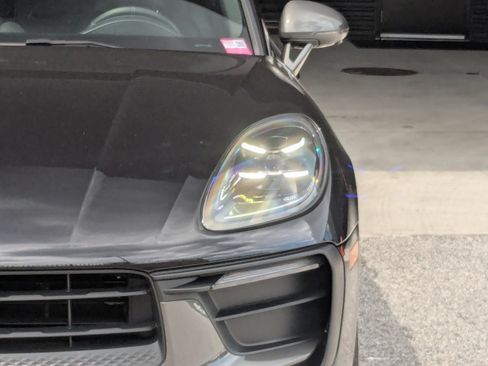 Certified 2023 Porsche Macan Turbo AWD/4WD image 12