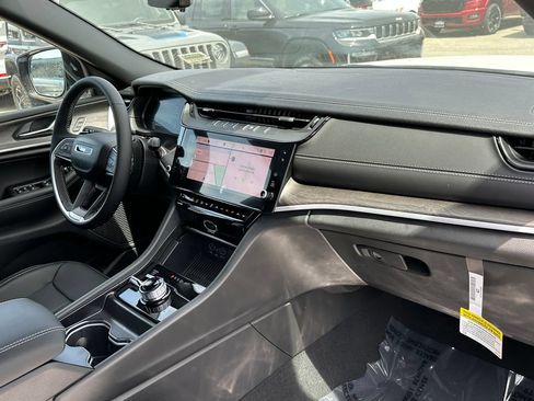 New 2026 Jeep Grand Cherokee L Limited AWD/4WD image 44