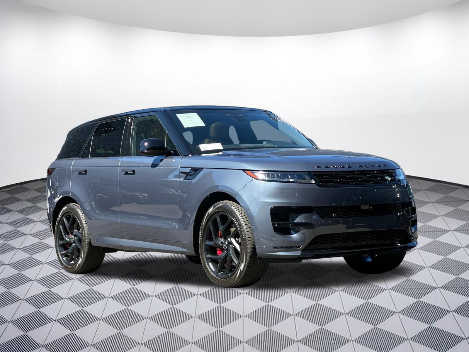 Used 2025 Land Rover Range Rover Sport Dynamic SE AWD/4WD image 6