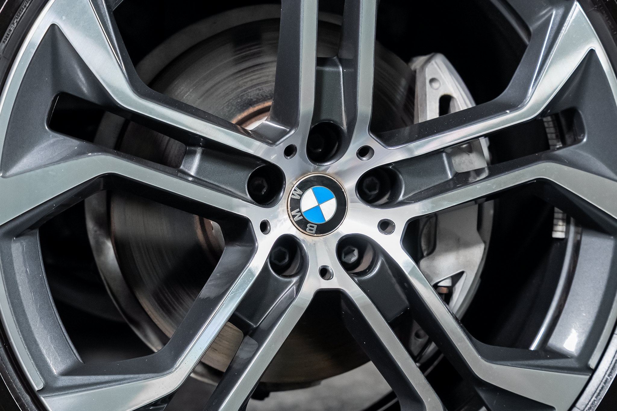 Used 2024 BMW X5 sDrive40i RWD image 16