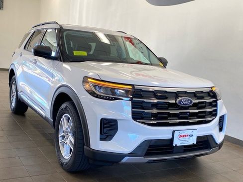 New 2025 Ford Explorer Active image 2