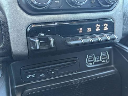 Used 2019 RAM 1500 Big Horn AWD/4WD image 26