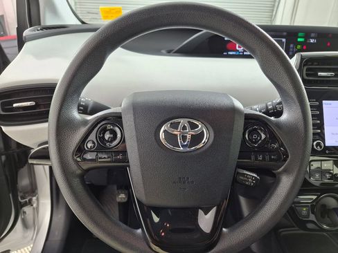 Used 2022 Toyota Prius LE FWD image 13