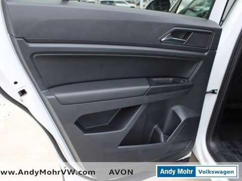 Used 2020 Volkswagen Atlas Cross Sport SE w/ Towing Package image 28